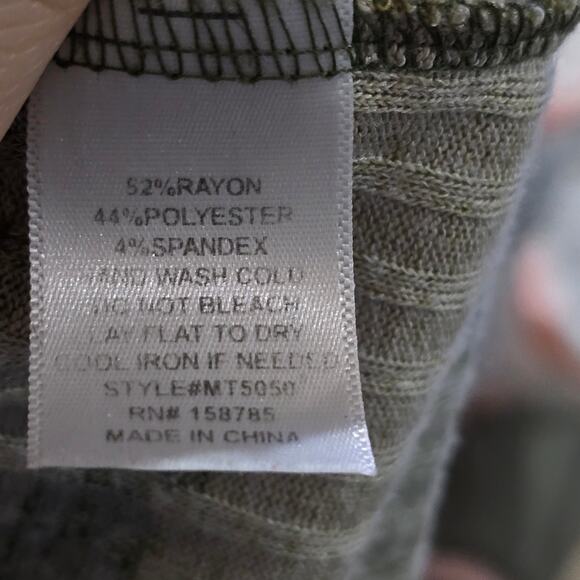 Another Reason Camouflage Waffle Knit Top Medium - Picture 6 of 6